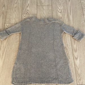 Free People women sweater in size: XS